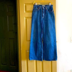 Levi’s rib cage jeans